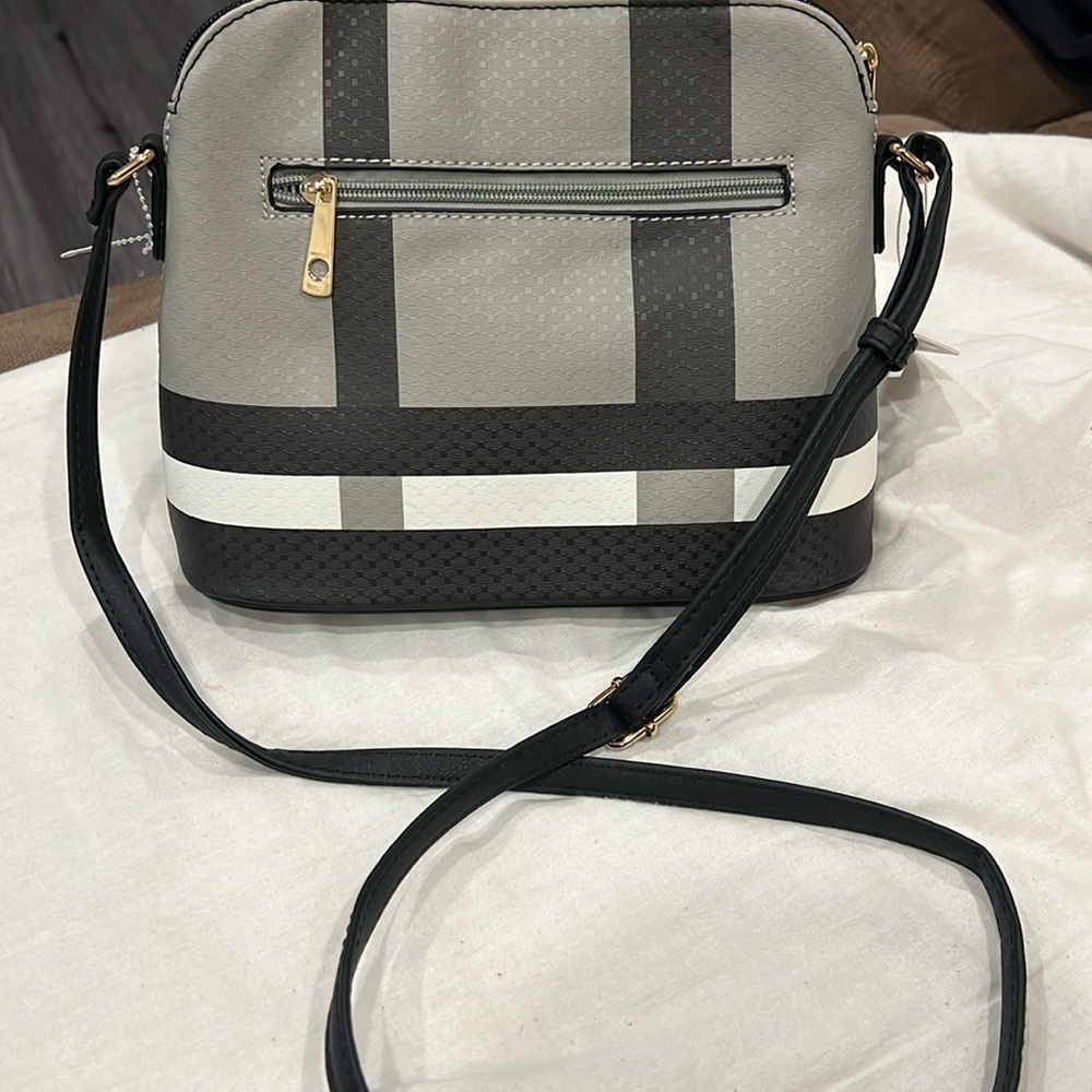 Cross bag of arm bag, very neutral easy to match with most outfits